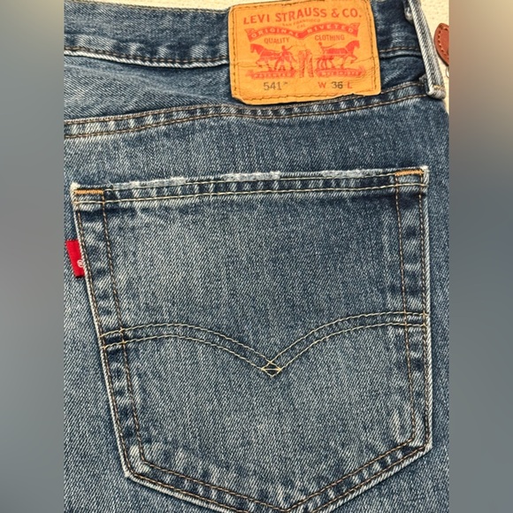 Levi's Distressed Denim Men Shorts - Picture 8 of 9